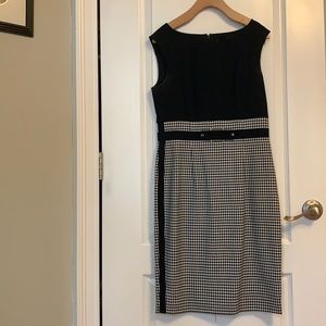 Business dress. Worn once. Great condition.